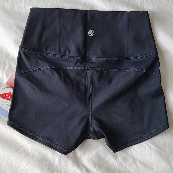 Workout shorts - Picture 6 of 7